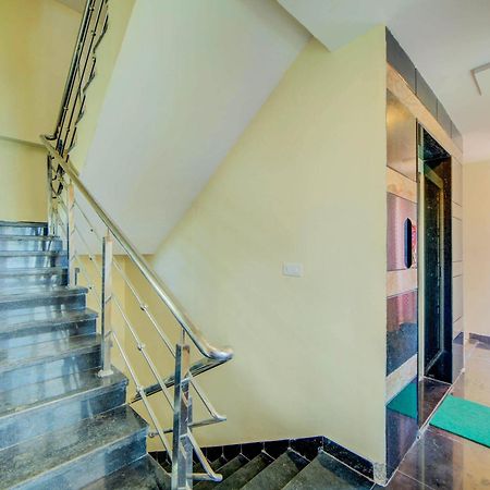Super Hotel O White Ridge Sururnagar Esterno foto