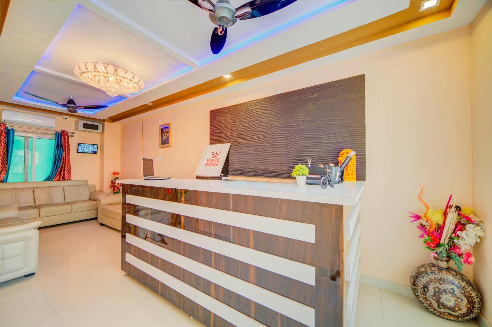 Super Hotel O White Ridge Sururnagar Esterno foto
